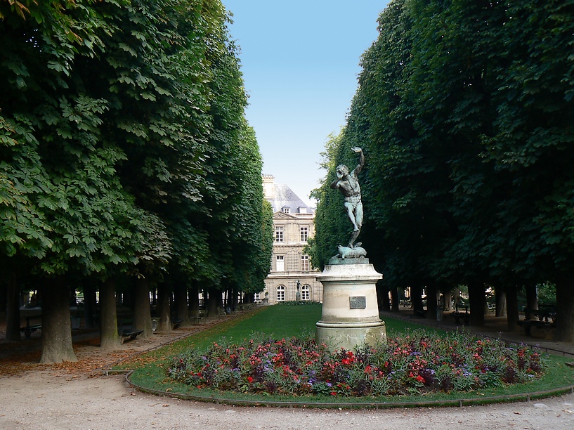 Le Jardin du Luxembourg: Statue Le Faune 018